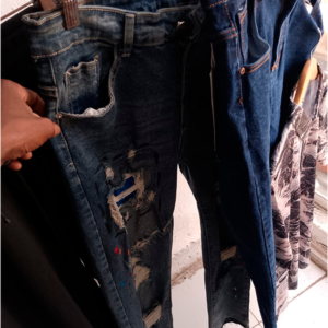Calça Jeans Rasgada